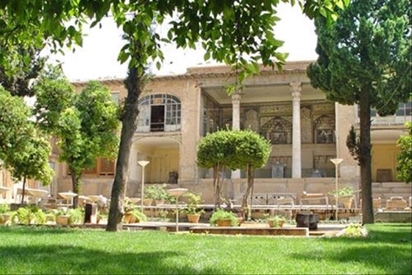 بازدید از باغ هفت در تور شیراز نوروز 1400 