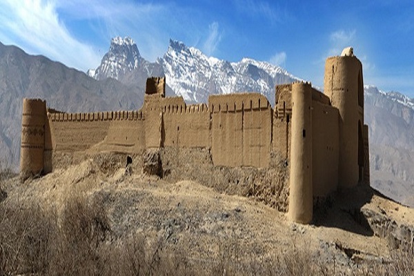 باردید از قلعه خورمیر در تور یزد نوروز 1400