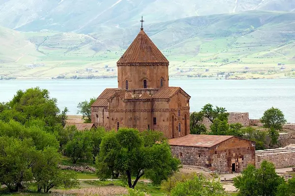 تور زمینی وان