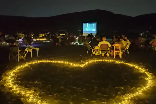 خدمات و امکانات ویژه سینما کمپ