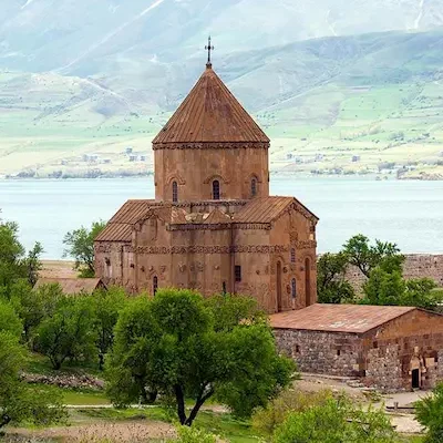 تور زمینی وان